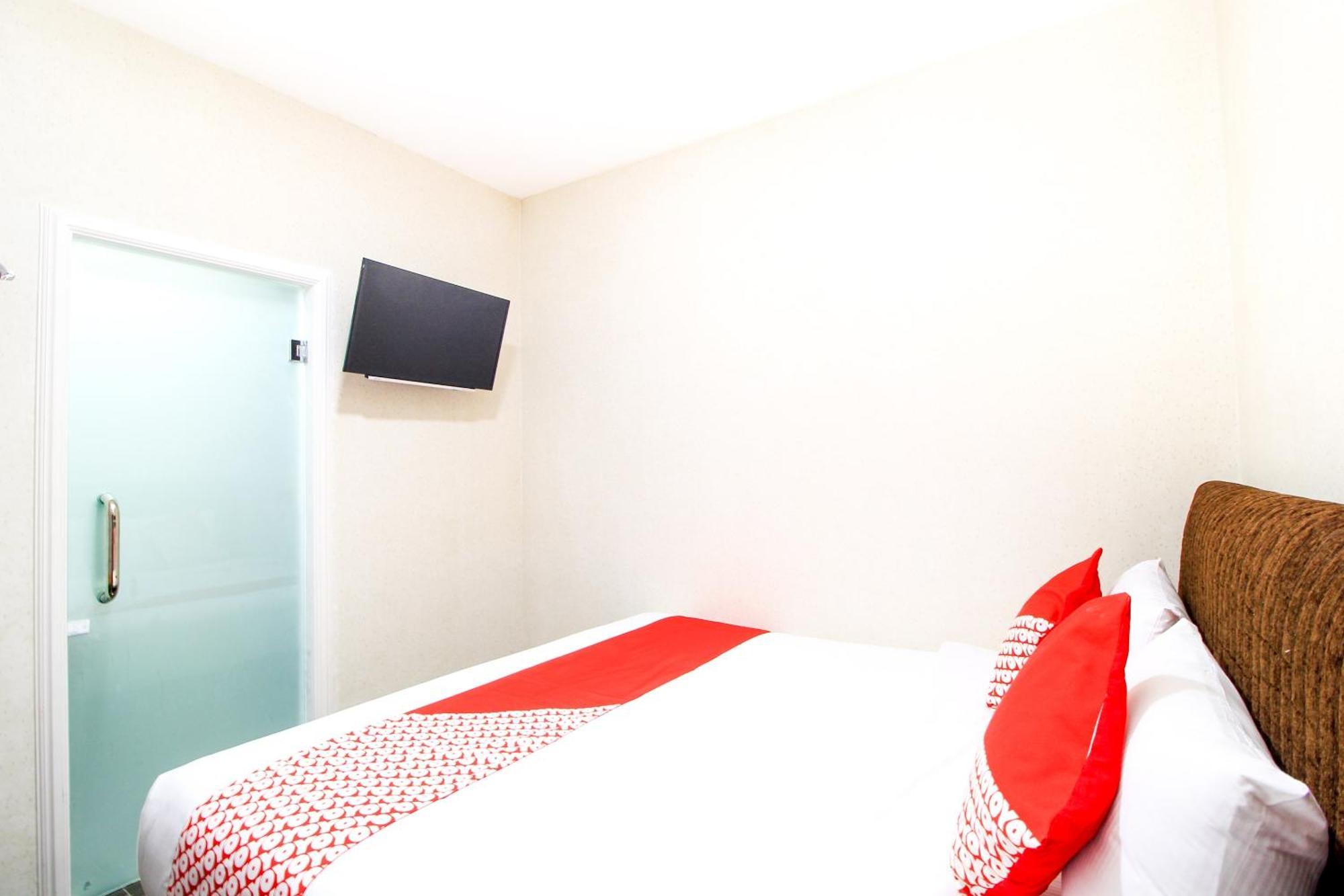 Super Oyo Capital O 217 A1 Hotel Surabaya Ngoại thất bức ảnh