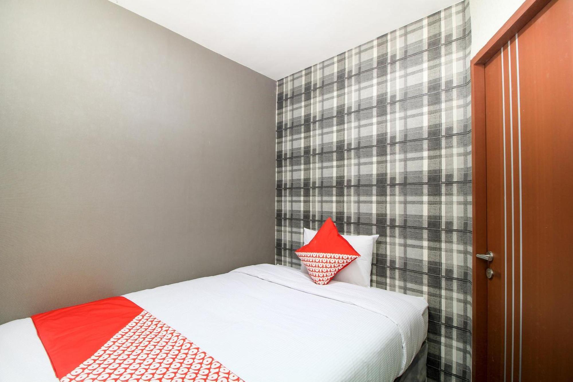 Super Oyo Capital O 217 A1 Hotel Surabaya Ngoại thất bức ảnh