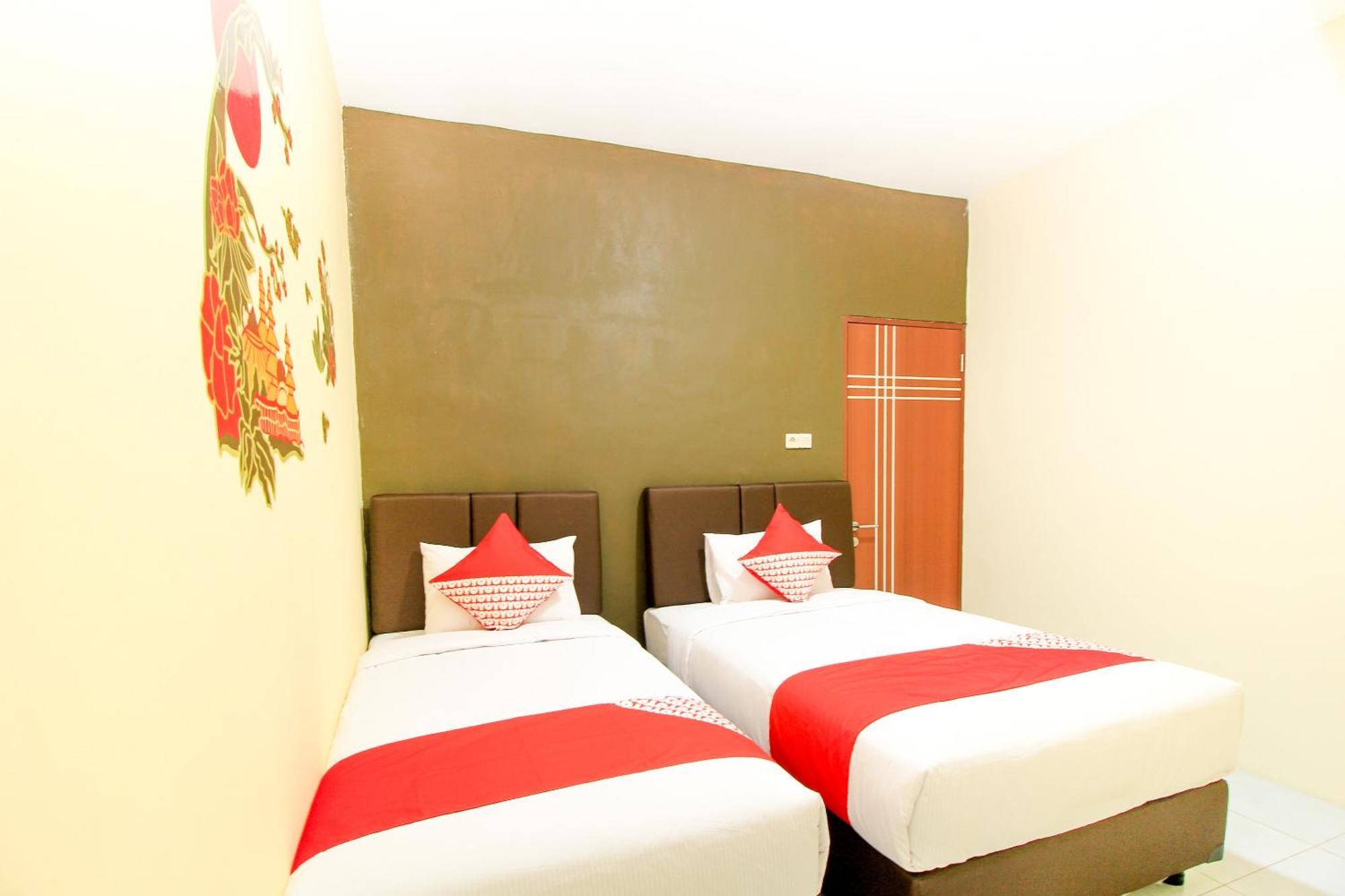 Super Oyo Capital O 217 A1 Hotel Surabaya Ngoại thất bức ảnh