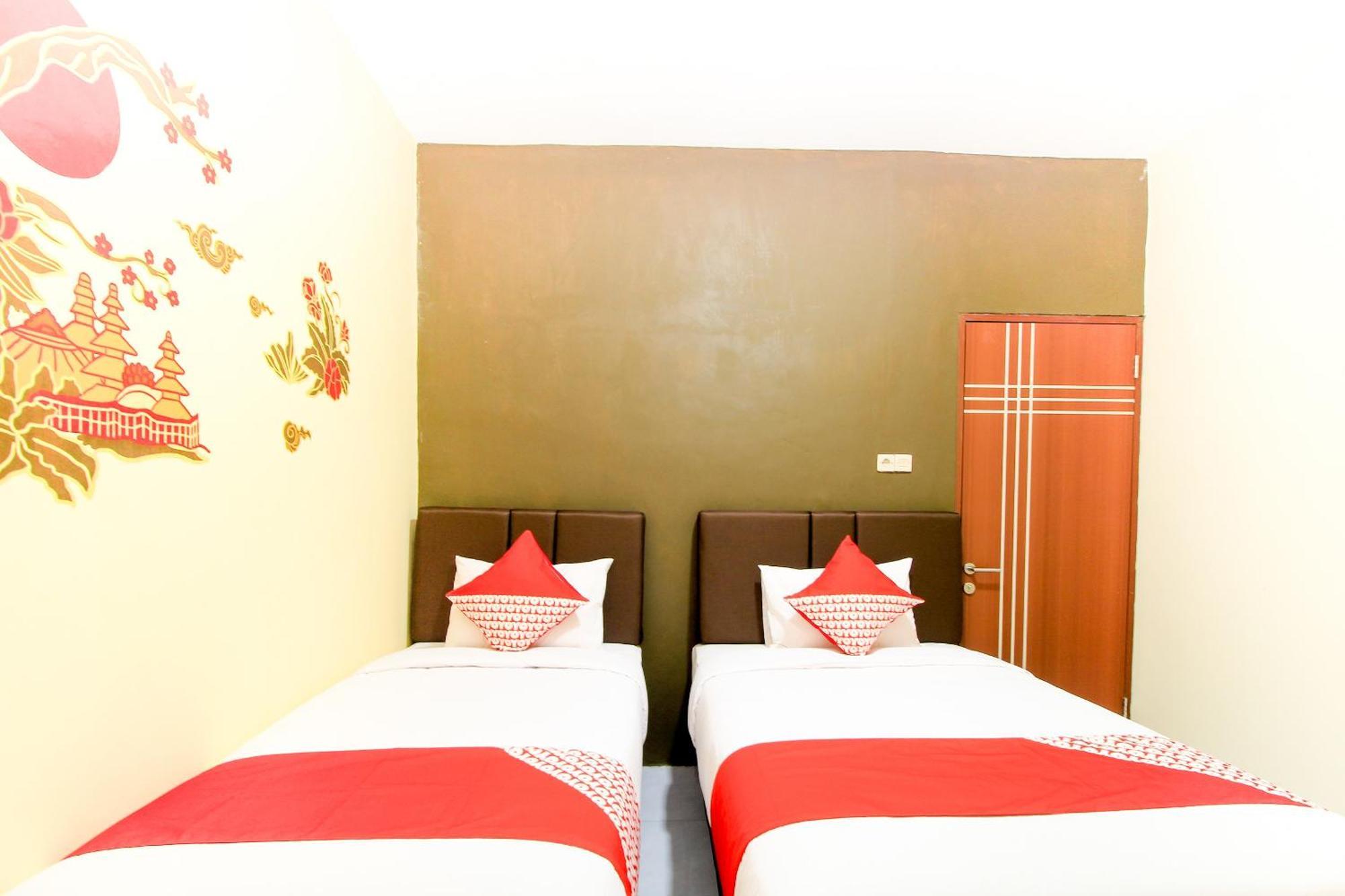 Super Oyo Capital O 217 A1 Hotel Surabaya Ngoại thất bức ảnh
