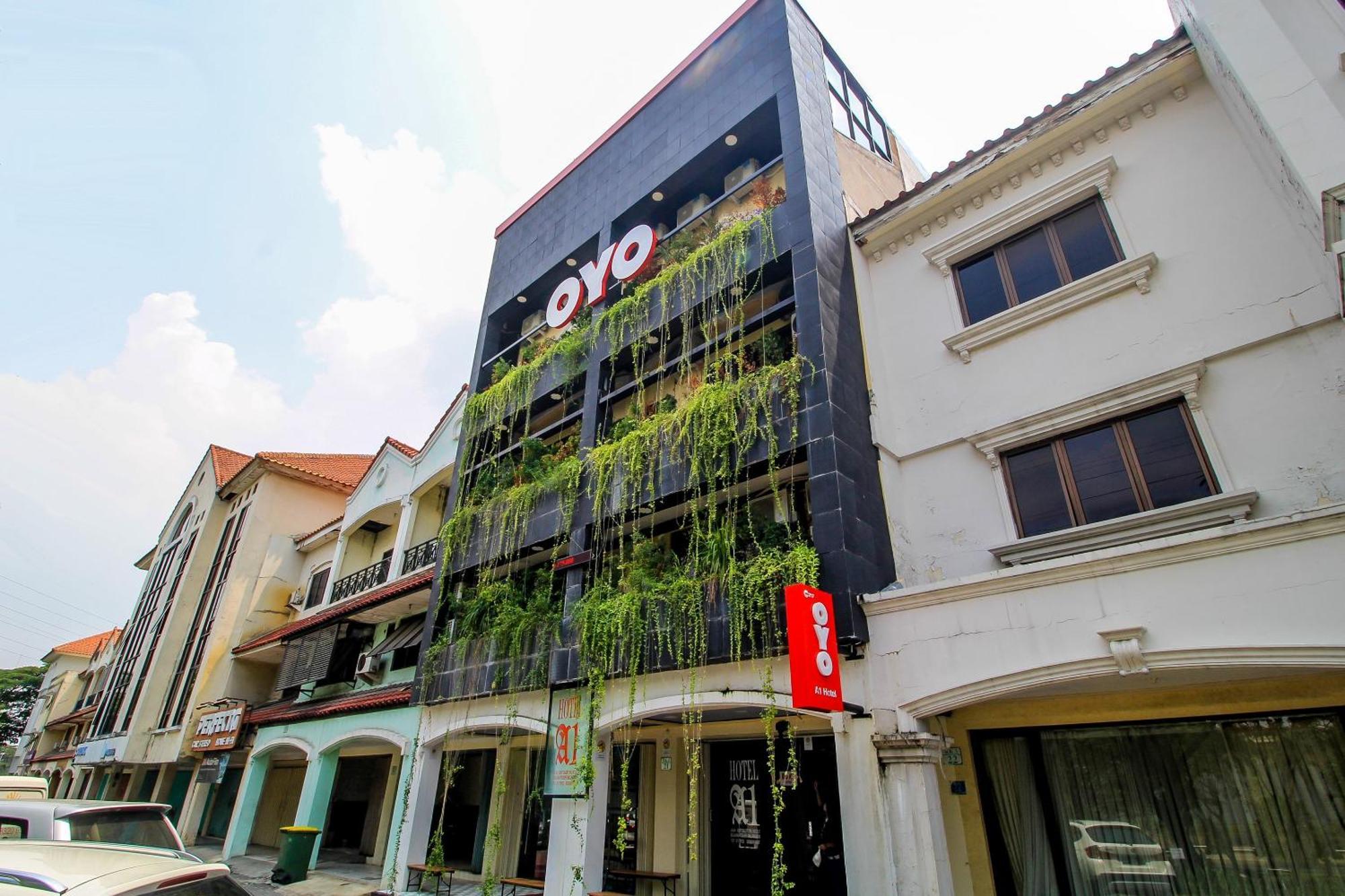 Super Oyo Capital O 217 A1 Hotel Surabaya Ngoại thất bức ảnh