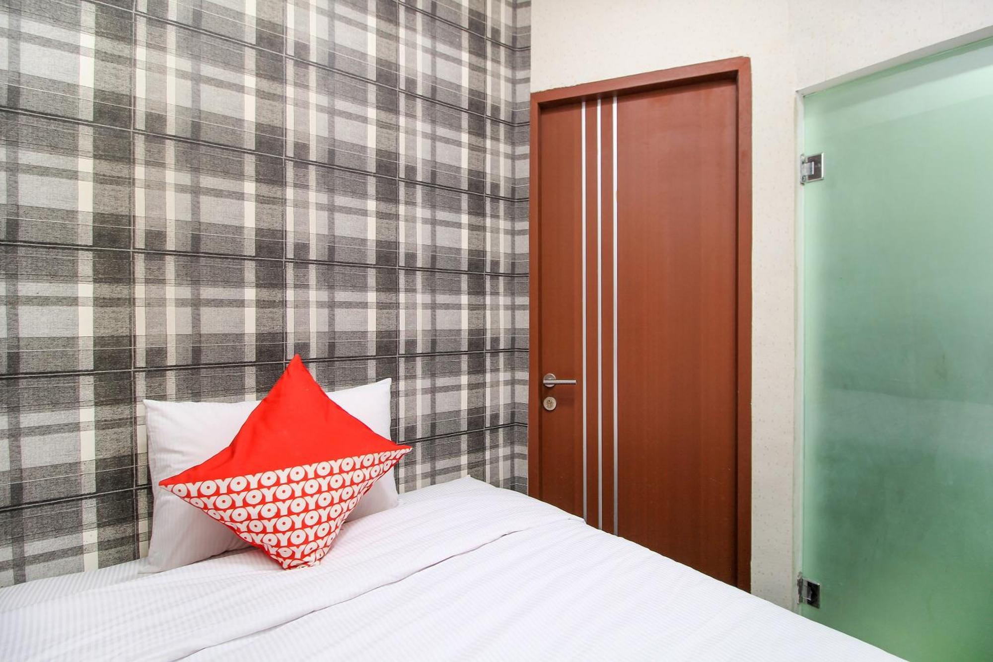 Super Oyo Capital O 217 A1 Hotel Surabaya Ngoại thất bức ảnh